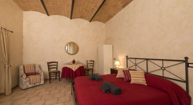 Wine Resort Colsereno, Забронировать Курортный отель Монтальчино Валь д’Орча