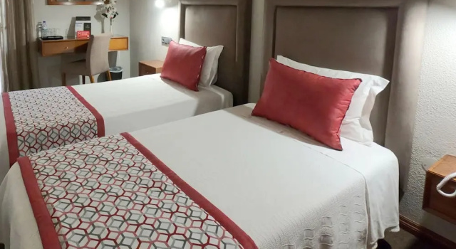 Lusitana Hotel, Забронировать Отель Отели Порту с парковкой, Парковка