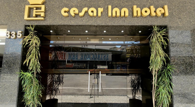 César Inn Juiz de Fora Hotel, Забронировать Отель Отели Жуис-ди-Фора с парковкой, рядом с Церковь Носса-Сеньора-да-Глория, Парковка