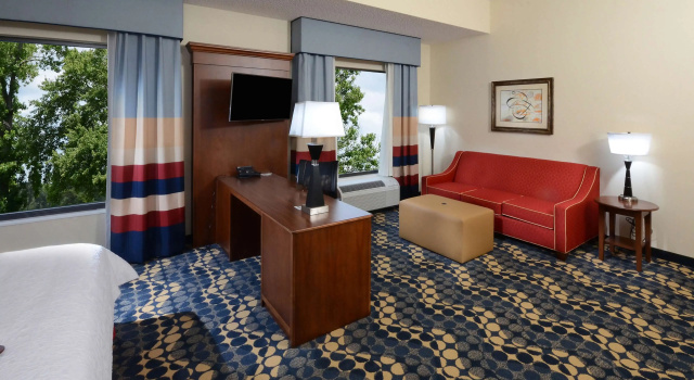 Hampton Inn & Suites Lynchburg, Забронировать Отель Линчберг Виргиния