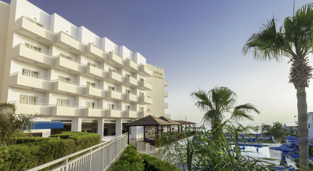 Cavo Zoe Seaside Hotel
