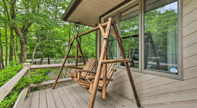 Near Hiking & Skiing: Albrightsville Home w/ Deck!, Забронировать Дом для отпуска Джонас Пенсильвания