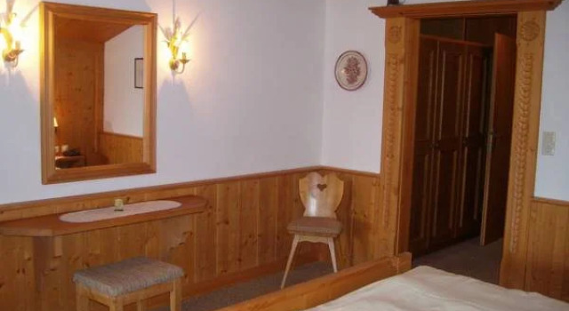 Hotel Garni Hubertushof, Забронировать Отель Бухен Зеефельд