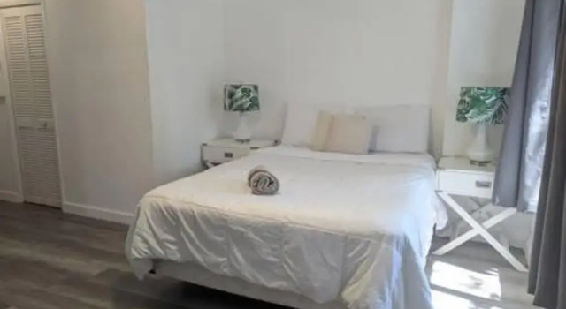 Pool Parking 2 Bedroom Retreat Sleeps 5, Đặt Nhà nghỉ dưỡng Miami Beach Bãi biển Miami
