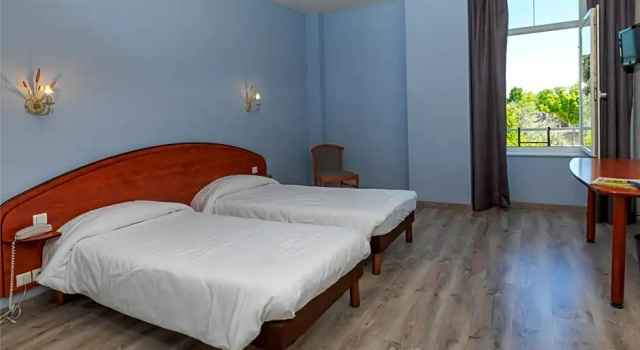 Номер Standard Logis Hôtel restaurant Les Minotiers