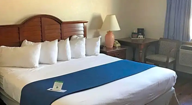 Номер Standard Baymont by Wyndham Sault Ste Marie MI