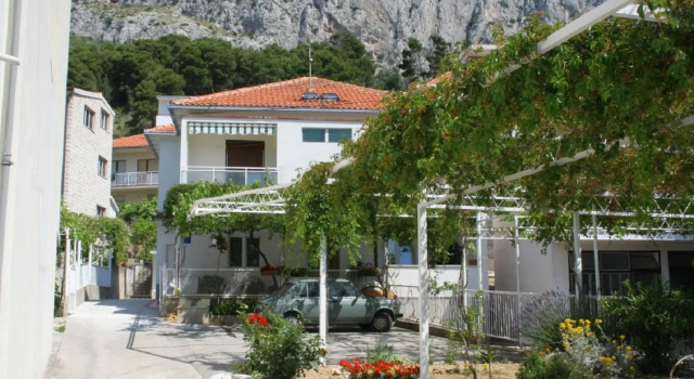 Zdravko - 150 m From Sandy Beach - SA1, Boek Hotel Omiš Split Region