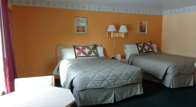 Четырёхместный номер Standard Western Motel