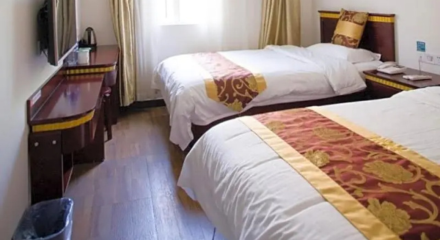 Семейный номер Standard GreenTree Inn Shanghai Hongqiao International Airport Songhong Road Express Hotel