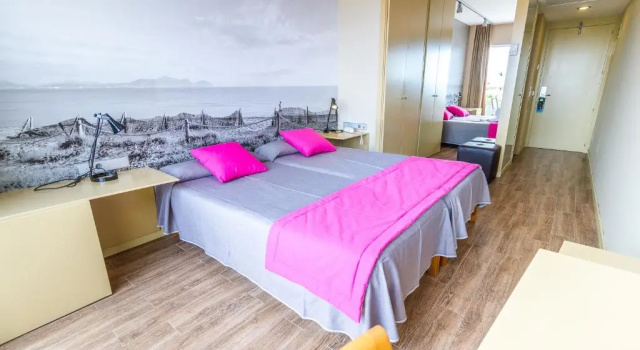 Двухместный номер Standard с частичным видом на море Eix Platja Daurada Hotel & SPA