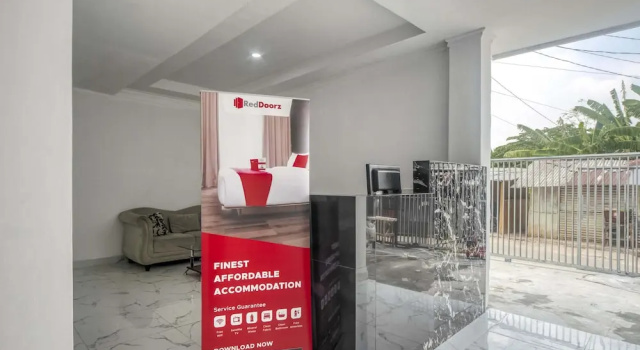 RedDoorz Plus Syariah near Pondok Cabe Airport, Book Pension Banten Gæstehuse, Pension