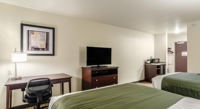 Двухместный номер Economy Cobblestone Inn & Suites - Bridgeport