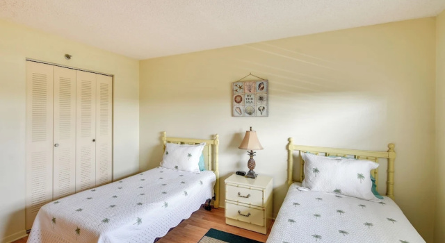 Coastal Condo w/ Balcony: Walk to Madeira Beach!, Забронировать Апартаменты/квартира Апартаменты Мадейра-Бич, рядом с Seewinter, Апартаменты/квартира