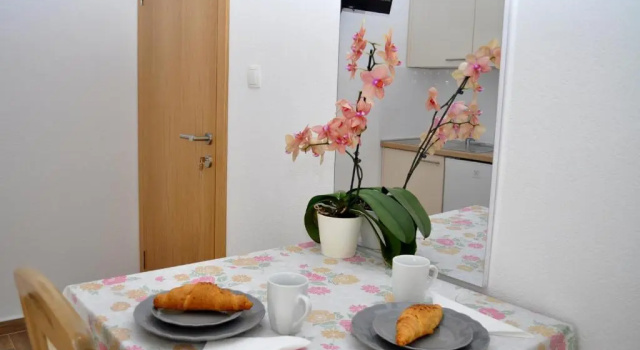 Apartment Ljubica Ljuban, Забронировать Апартаменты/квартира Отели Макарска с парковкой, Парковка
