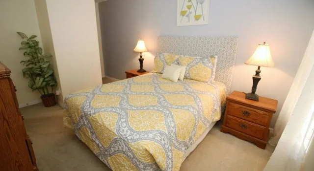 Allamanda Holiday Home 4 Bedroom, Забронировать Дом для отпуска Отели Орландо с парковкой, Парковка