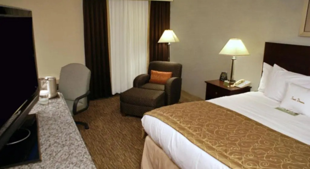 Полулюкс DoubleTree by Hilton Rocky Mount
