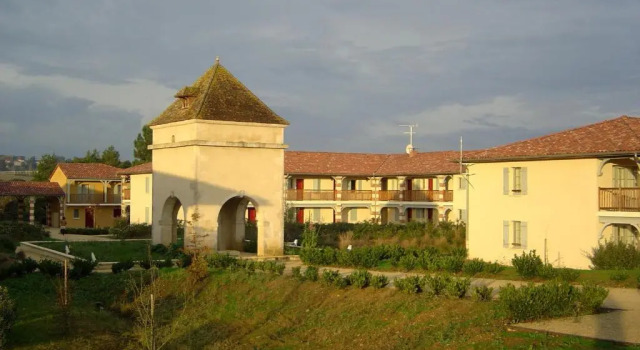 Aquaresort, Rezervasyon Otel Nerac Armagnac