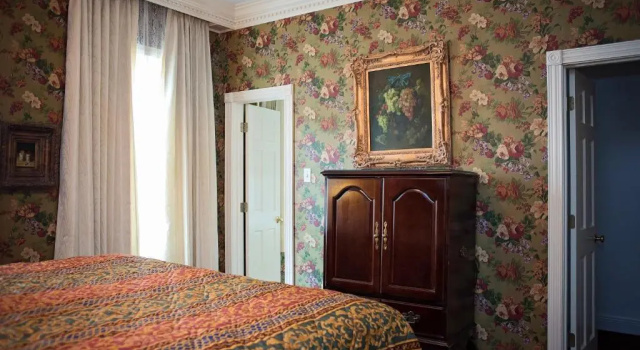 Quarter House Suites, Забронировать Курортный отель Французский квартал Новый Орлеан
