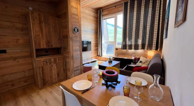 OURS BLANC 29 duplex avec vue, Забронировать Апартаменты/квартира Отели Лыжного курорта на озере Анси с парковкой, Парковка