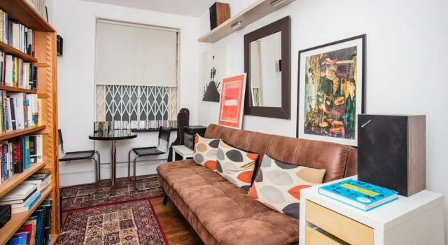 1 Bedroom Comfortable Flat in Kensington, Забронировать Апартаменты/квартира Отели Большого Лондона с парковкой, Парковка