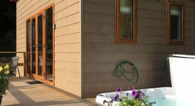 Студия Deluxe Herons Lake Retreat Hot Tub Lodges