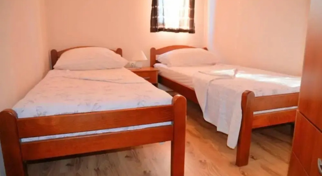 Lovely 2-bed Apartment in Vinisce, Close to Beach