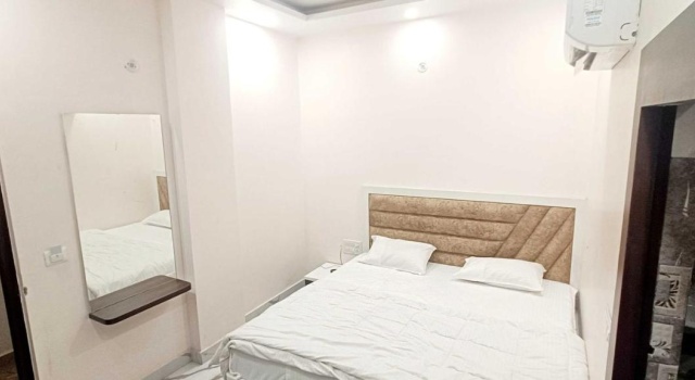 OYO 701490 Hotel Sharma Ji Inn, Забронировать Отель Отели штата Уттар-Прадеша 3 звезды, 3*
