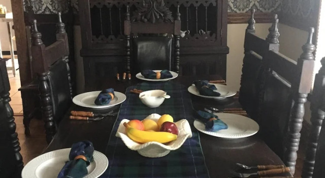 The Old Coe House, Boek Hotel Albany 