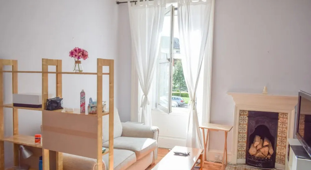 Bright 1 Bedroom Apartment in Edinburgh, Забронировать Апартаменты/квартира Отели Эдинбурга с парковкой, рядом с Трон Артура, Парковка
