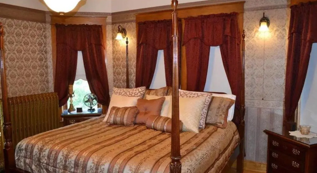 The Conner House B&B, Забронировать Отель «постель и завтрак» Прейри дю Рочер Иллинойс