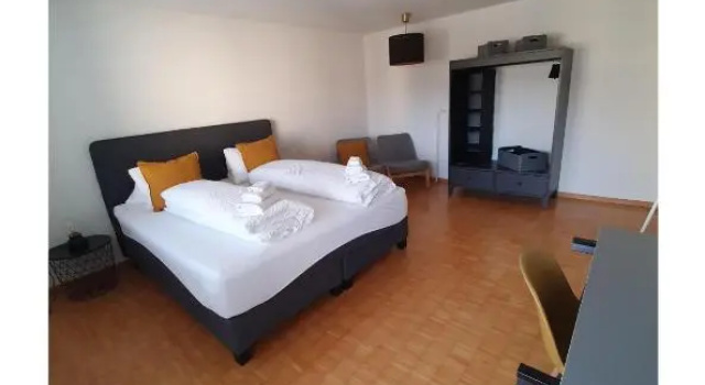 Апартаменты с 3 комнатами Hotel zum Hirschen