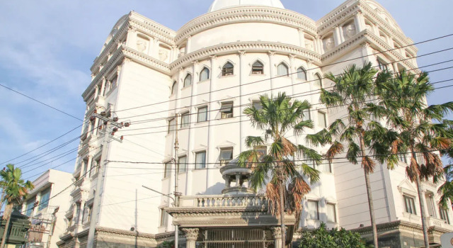 泗水艾里丹绒佩拉克苏丹伊斯坎达尔穆达55号酒店(Airy Tanjung Perak Sultan Iskandar Muda 55 Surabaya), Брондау Қонақ үй Semampir Surabaya