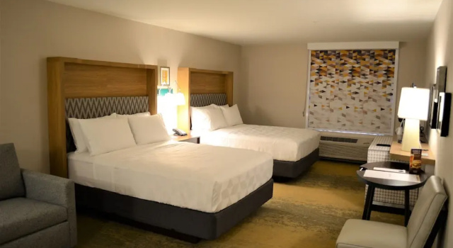 Четырёхместный номер Premium Holiday Inn Edmonton South - Evario Events by IHG