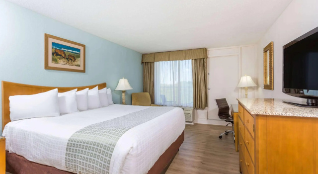 Двухместный номер Standard с видом на город Ramada Plaza by Wyndham Nags Head Oceanfront
