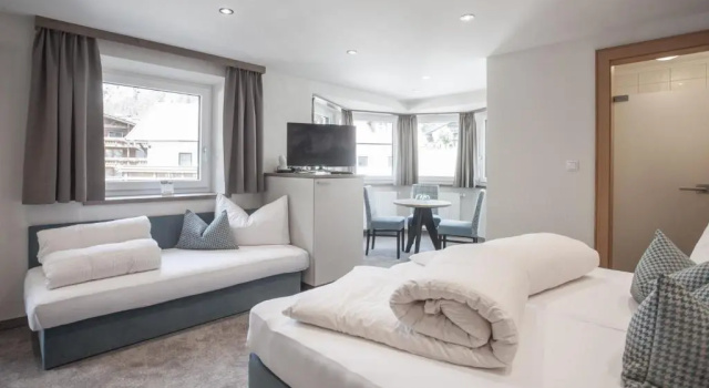 Трёхместный номер Standard с балконом Garni Ötztal ROOMS & APARTS