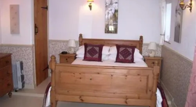 The Potting Shed at Woodside Cottage, Забронировать Дом для отпуска Уэзенхем-Олл-Сентс Англия