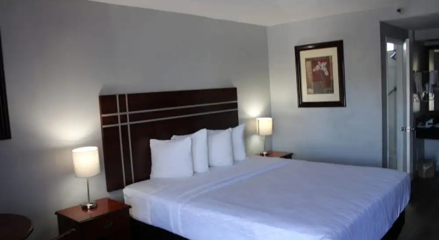 Номер Comfort Rancho San Diego Inn & Suites