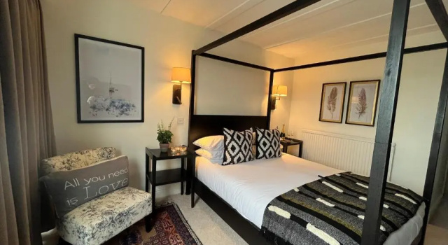 Двухместный номер Standard с балконом и с видом на реку Hotel Wroxham