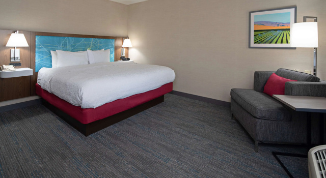 Hampton Inn Visalia