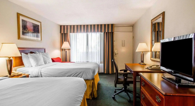 Четырёхместный номер Standard Clarion Inn & Suites Dothan South