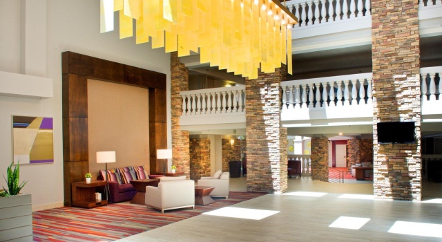 Embassy Suites by Hilton Colorado Springs, Забронировать Отель Отели Колорадо-Спрингса 3 звезды, 3*