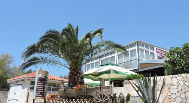Pansion Karoca