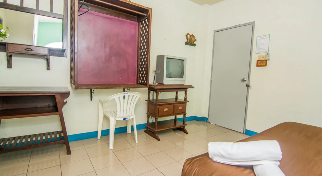 Sutus Court 5