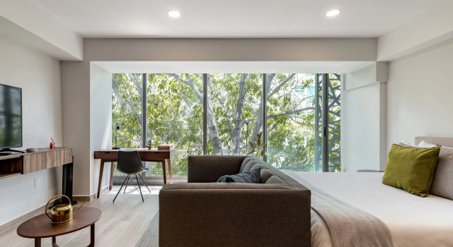 Casai Roma 1 BR Bright Condo