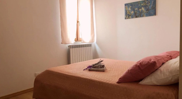 Cozy holiday home in the charming Urbino countryside, Book Hotel Romagna hoteller med parkering, Parkering