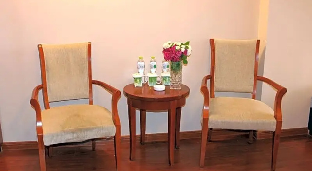 GreenTree Inn Yantai South Street Hotel, Book Hotel Shandong hoteller med parkering, Parkering