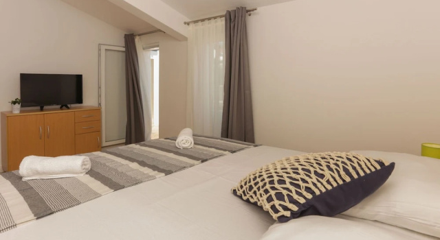 Lavish Villa in Poljica Near Sea, Забронировать Вилла Полица Trogir Riviera