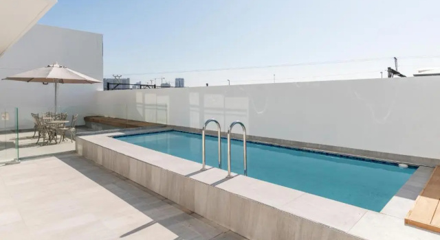1 On Albert 2 bed harbour view