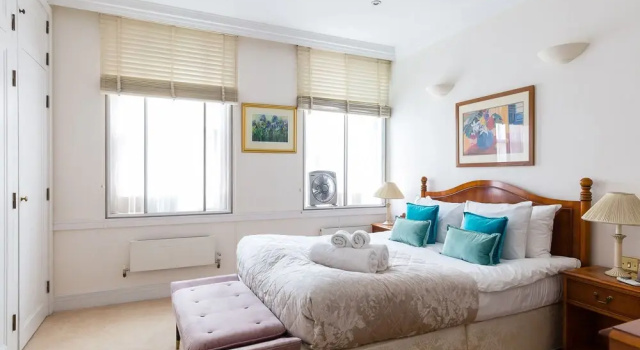 2-bed 2-bath Next to Park Lane