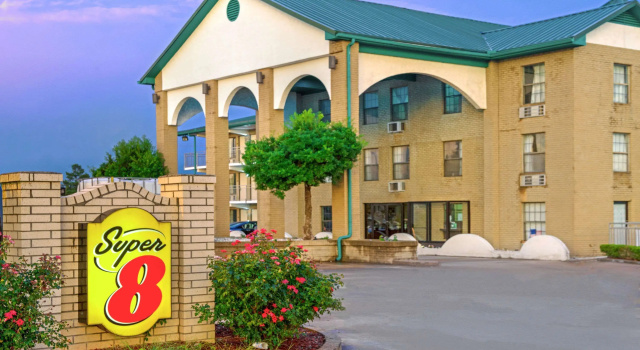 Super 8 by Wyndham Lakeland, Забронировать Мини-отель Лейкленд Теннесси